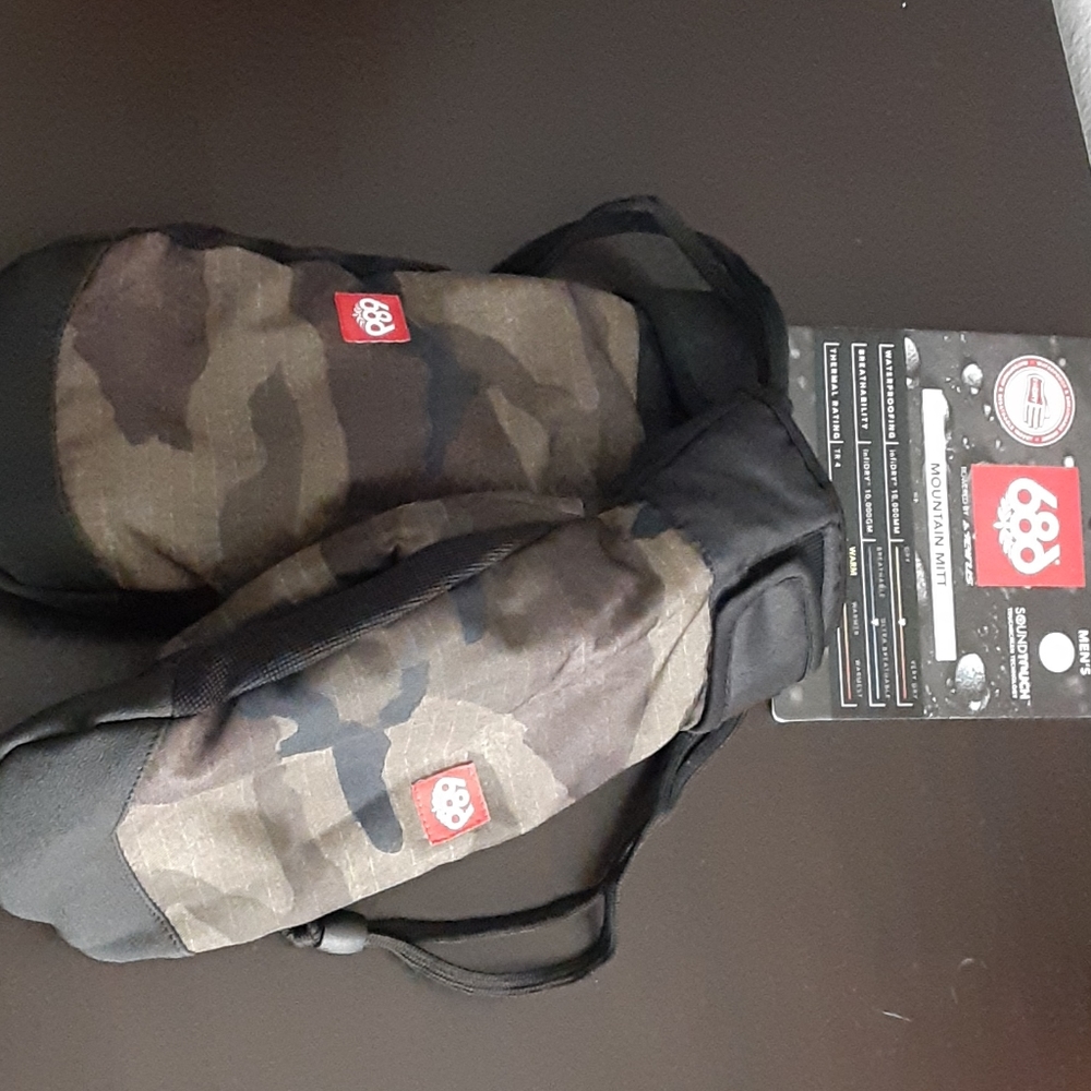 686 mountain mitt